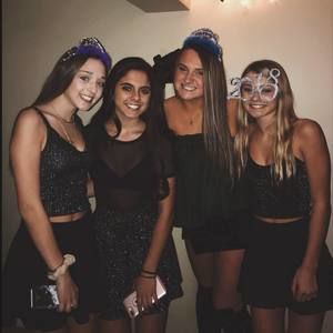 Meet your Posher, Caitlin